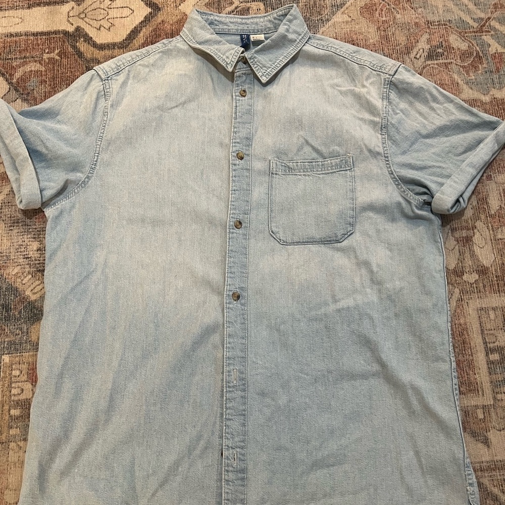 H&M, divided, casual short sleeve button down size large.